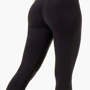 2 Ryderwear 7/8 High-Waisted Scrunch Leggings